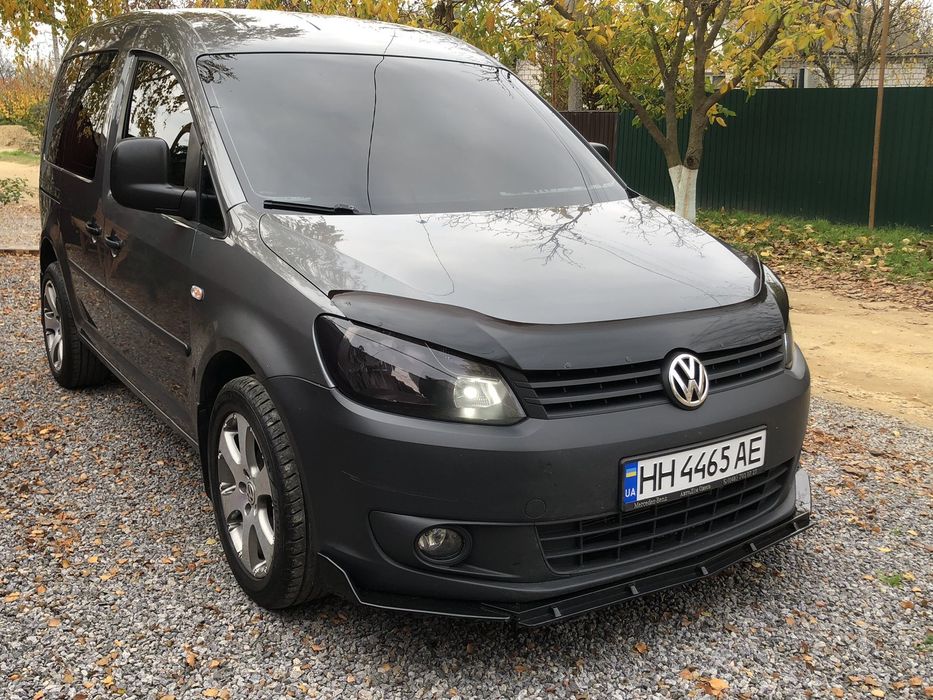 Volkswagen Caddy 2011 г 1.2TSI  заводской пассажир..