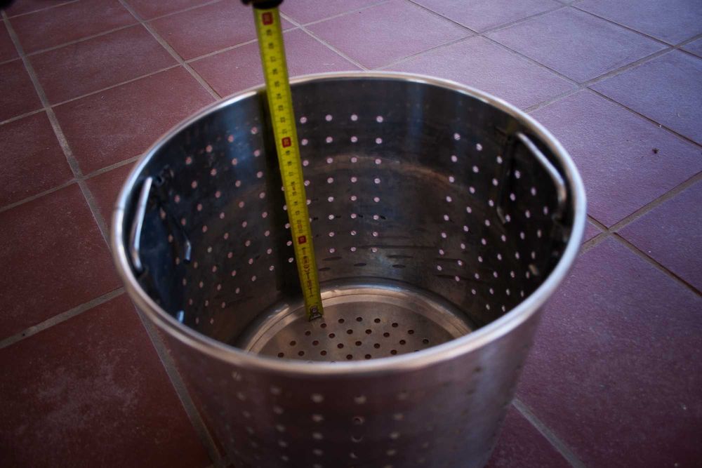 recipiente de inox com furaçoes