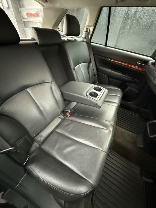 Продам Subaru outback 2011 год