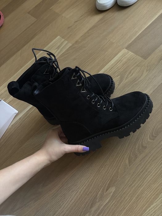 Zamszowe buty damskie na jesien lub zimę