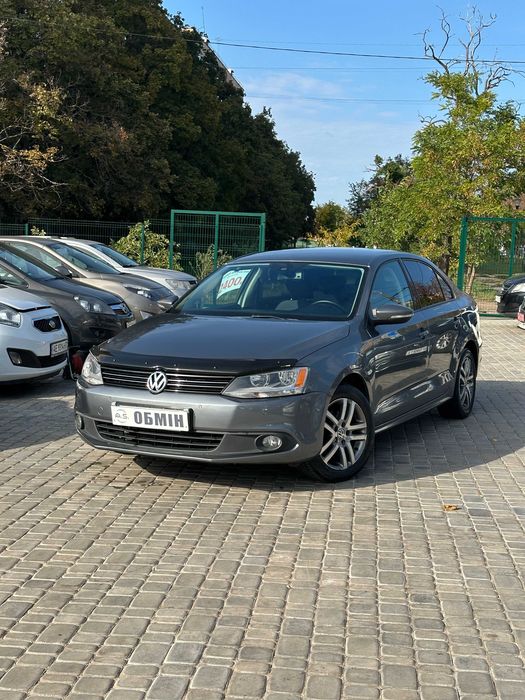 Продам Volkswagen Jetta 2013 рік можлива розстрочка,кредит,обмін!