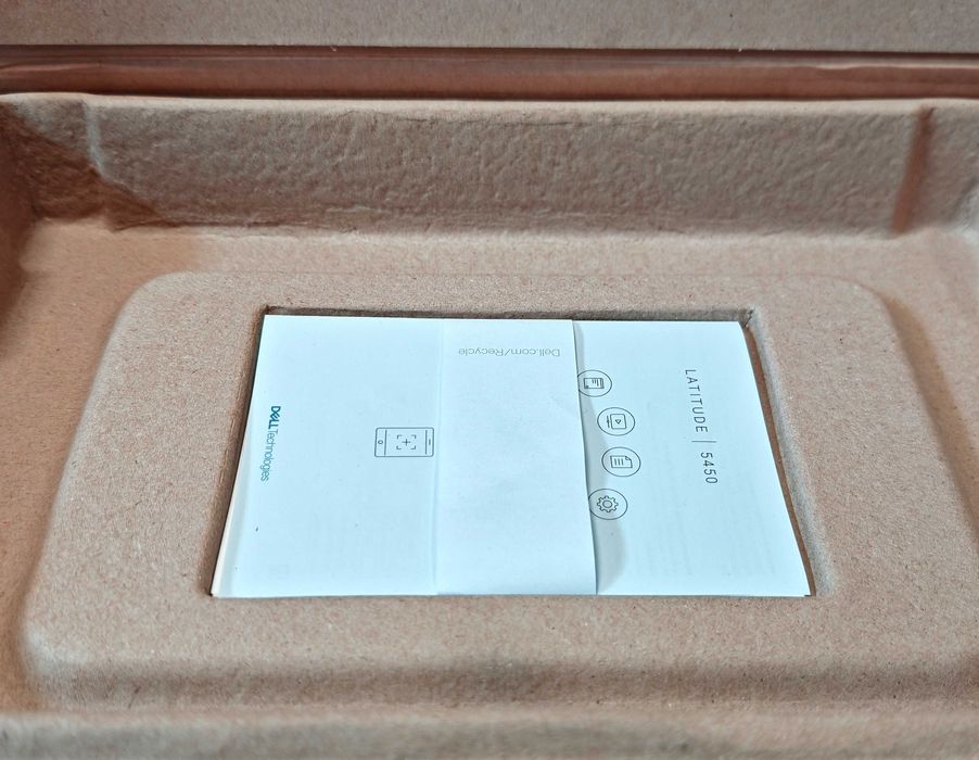 Laptop Dell Latitude 14' 5450 4G LTE Ultra i5 512 GB 16GB W11 NOWY GW