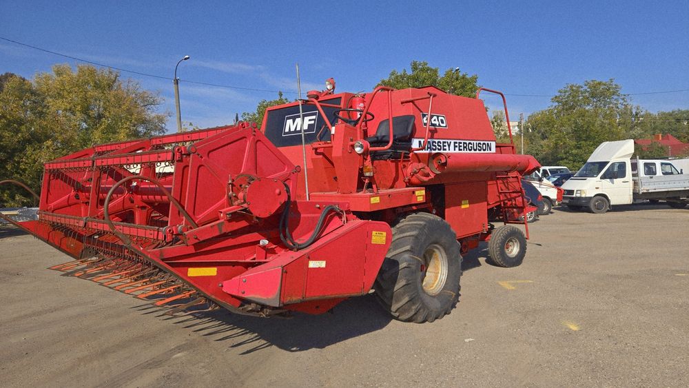 Комбайн massey Ferguson 440