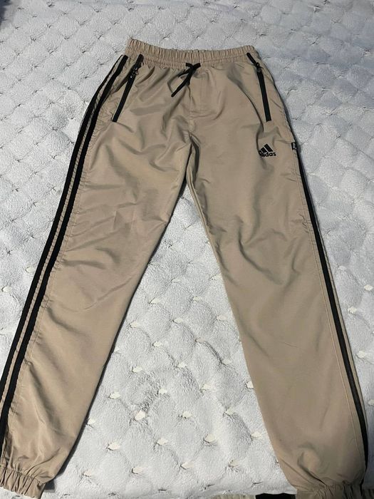 Дитячі чоловічі бежеві штани Адідас Adidas