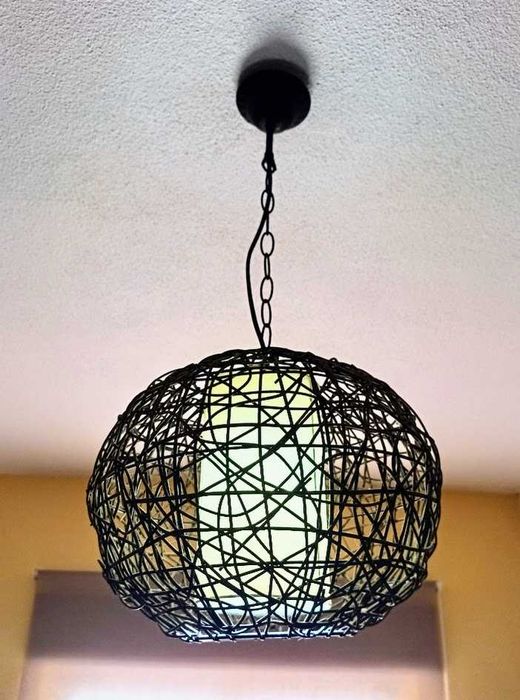 Candeeiro interior/exterior em vime e metal