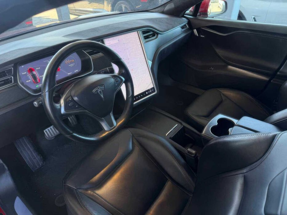 Tesla Model S      2016