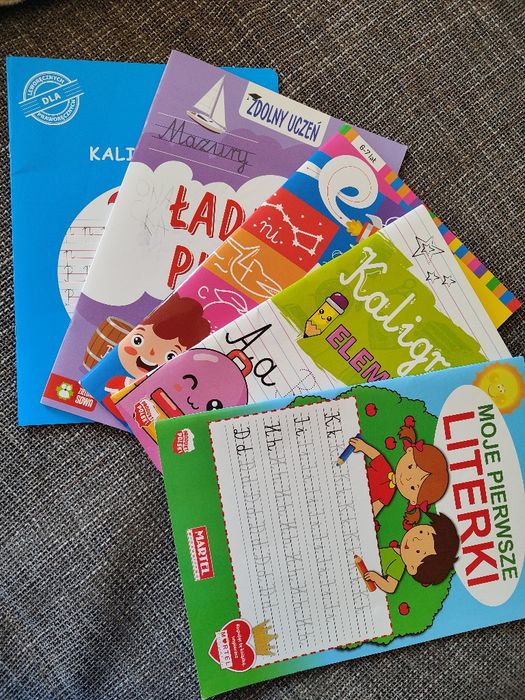 Zestaw zeszytów do kaligrafii i pisania