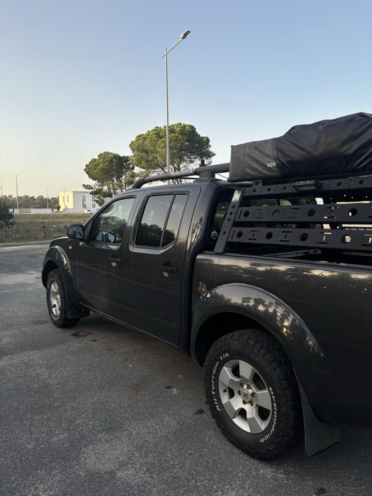 Nissan Navara D40 com tenda