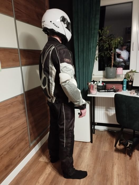 Kombinezon na motocykl