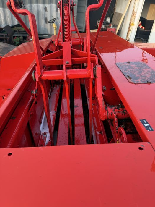 Прес-підбирач марки Massey Ferguson 120 3 шт