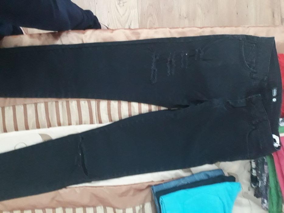 Czarne jeansy roz M
