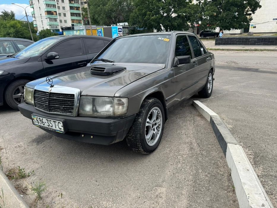 Продам Mercedes 190