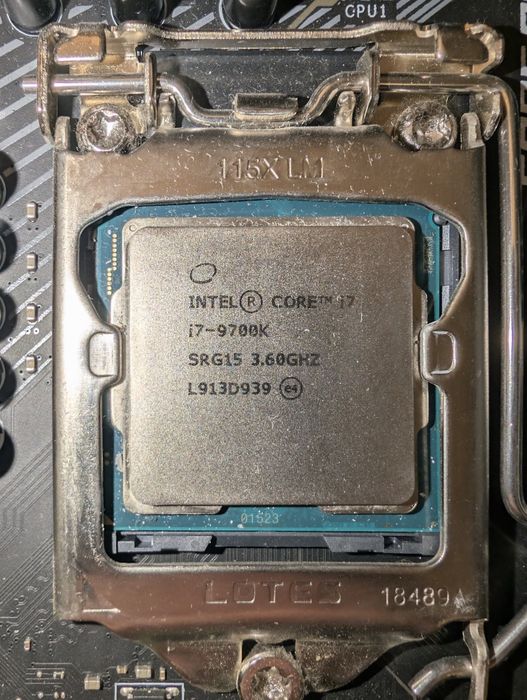 MPG Z390 gaming pro carbon AC i7-9700k Ram 16gb RipJaws