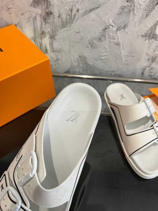 Louis Vuitton Buty, sandaly klapki, skora 180218