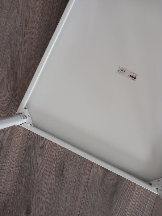 Stolik   metalowy mały