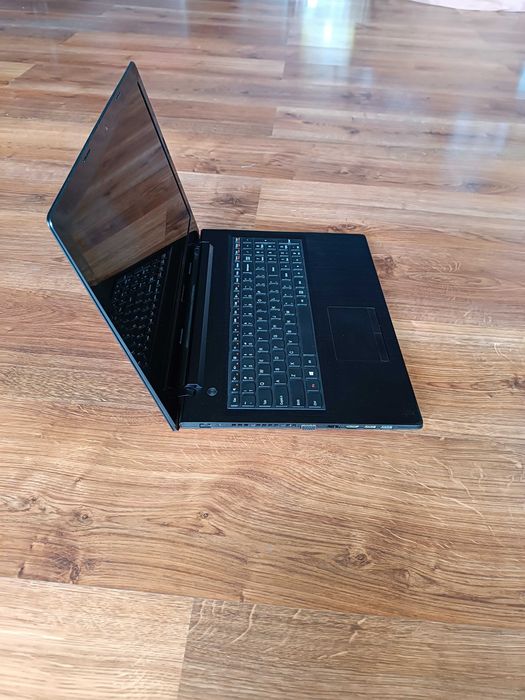 Laptop Lenovo, 6GB RAM, dysk SSD, Windows 11, w pełni sprawny