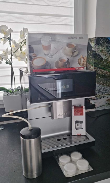 Ekspres ciśnieniowy wolnostojący Miele CM 7300,OneTouch for Two,15 bar