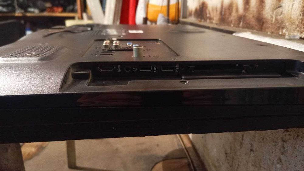 Подам телевізор філіпс philips