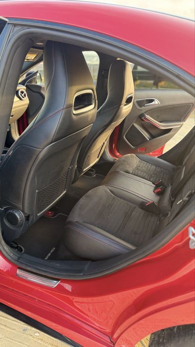 Mercedes CLA 220 Pack AMG | Estaciona Sozinho | CarPlay | Impecável