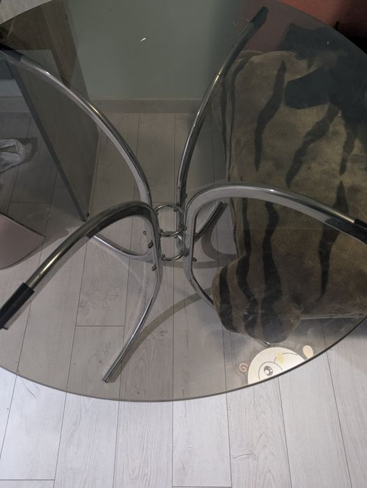 Стіл стікляний круглий