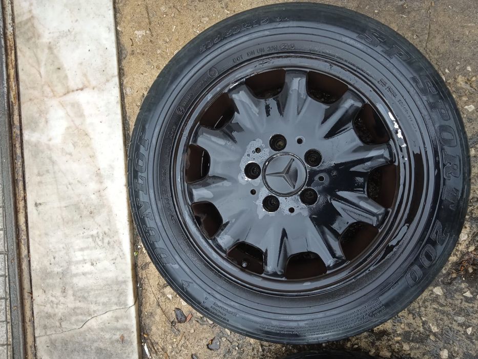 Jantes 15 com pneus Mercedes-Benz