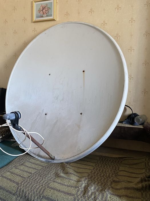 Продам спутниковую тарелку.