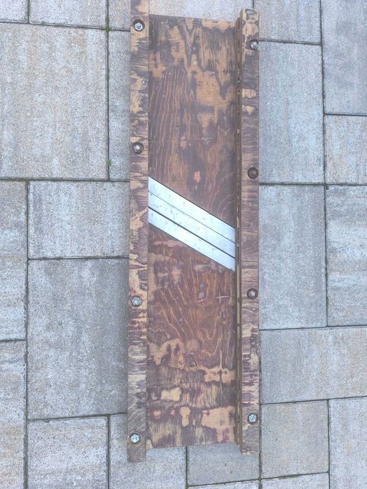 Sprzedam szatkownicę do kapusty .