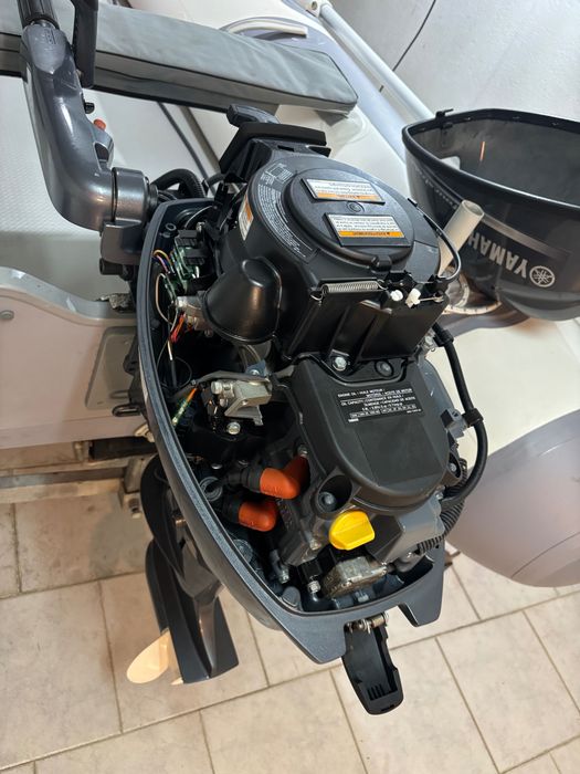 Zodiac Cadet Aero 310 com 8HP Yamaha + Reboque