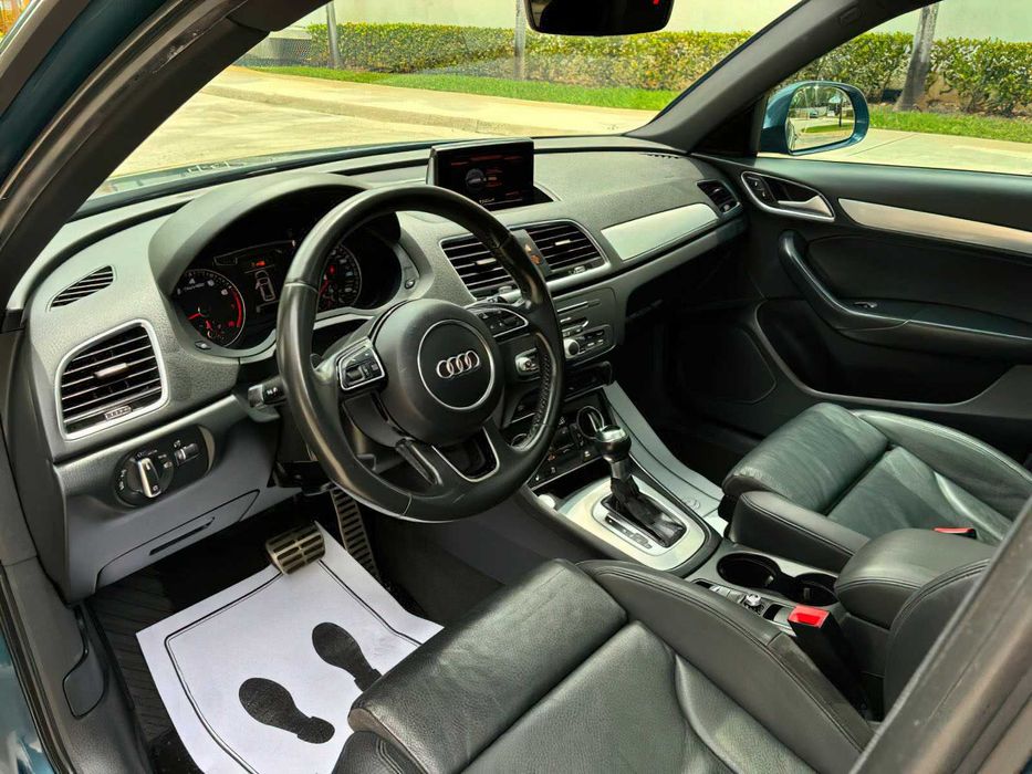 Audi Q3 Premium      2018