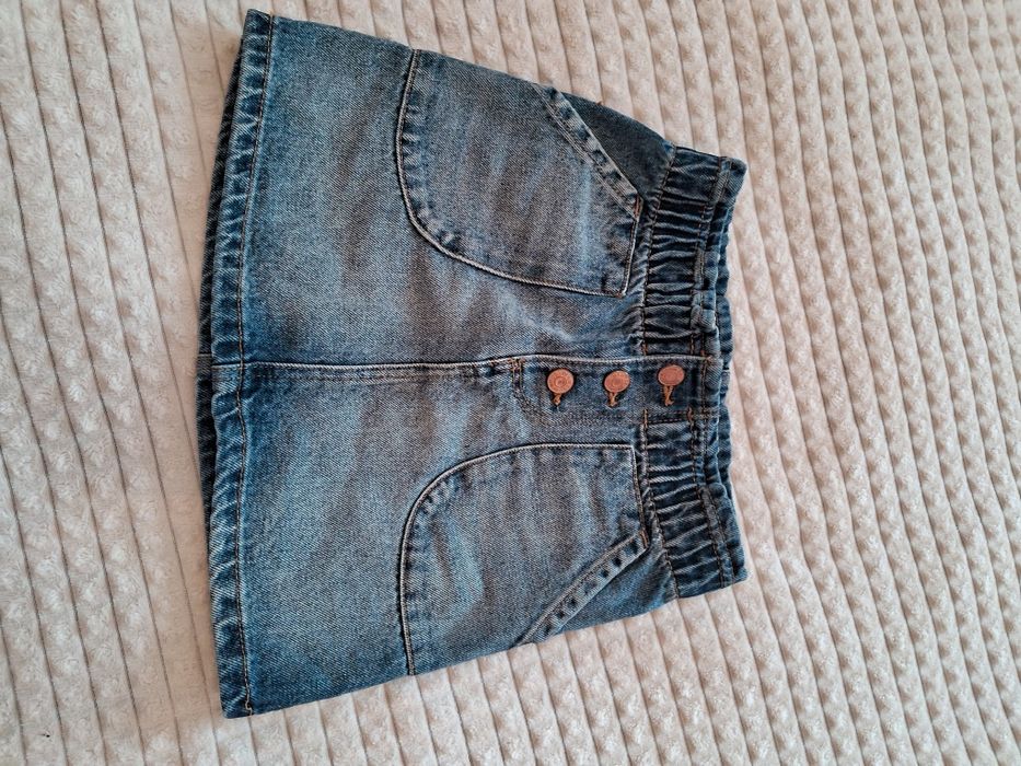 Спідниця джинсова на 5- 6 років