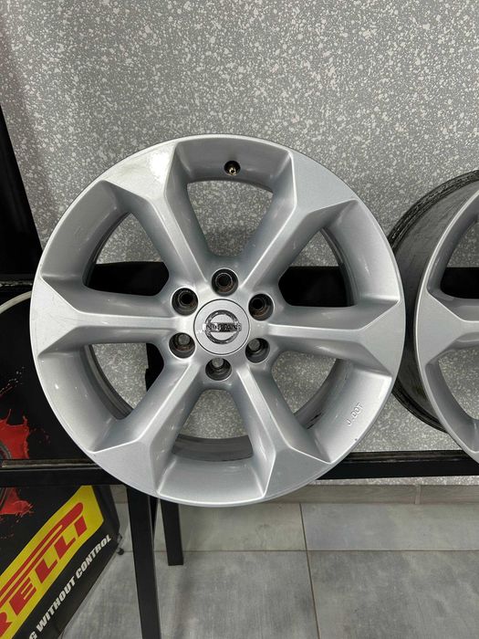 Диски Nissan ОРИГИНАЛ 6/114,3 R17 7J ET30 Dia 66.1