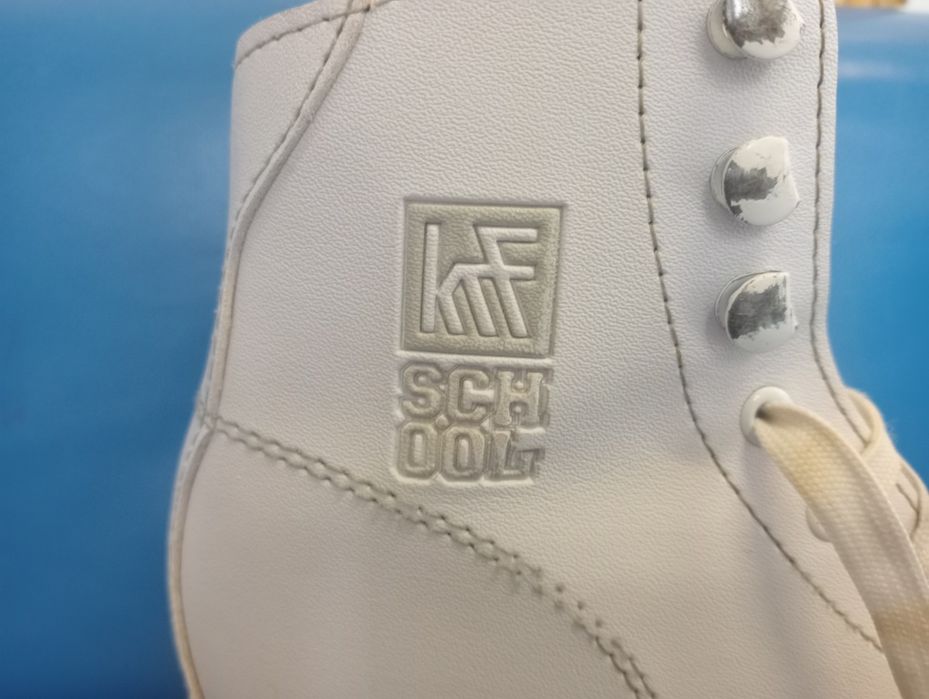 Patins em pele 4 rodas