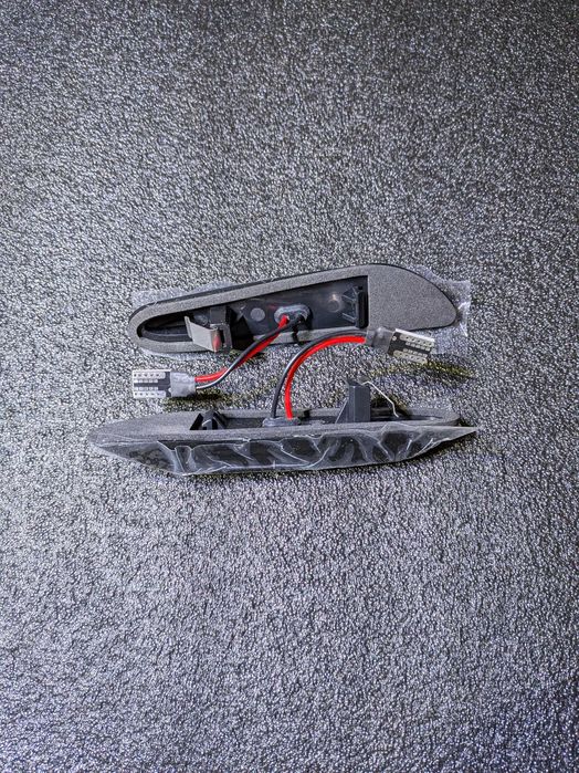 Piscas BMW Dinâmicos Escurecidos ( E46 / E60 / E61 / E81 / E82 / E83 / E84 / E88 / E90 / E91 / E92 / E93 )