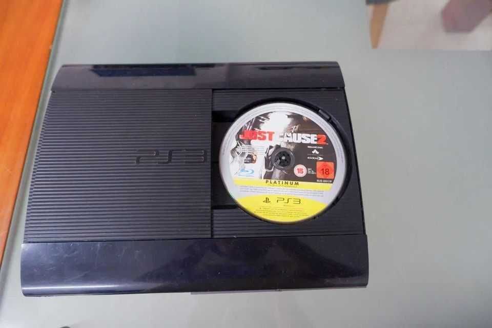 PlayStation 3 (PS3) Console + 2 Controllers64286112476289122