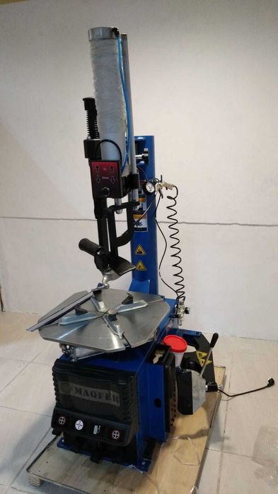 Máquina montar/desmontar pneus 24"