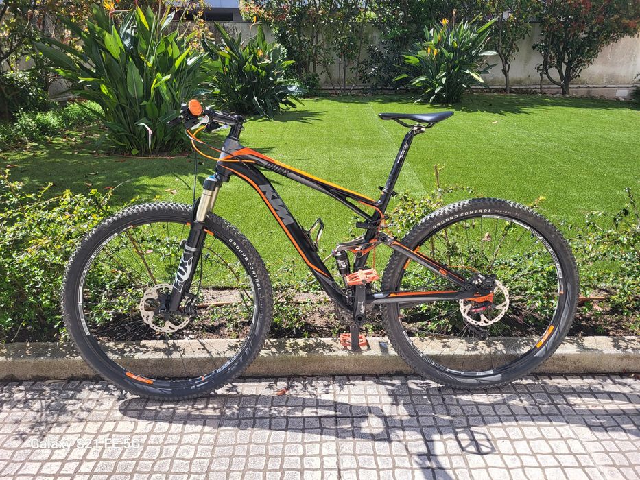 BTT KTM 12Kg Suspensão Total 29” –  Shimano XT – Suspensão FOX