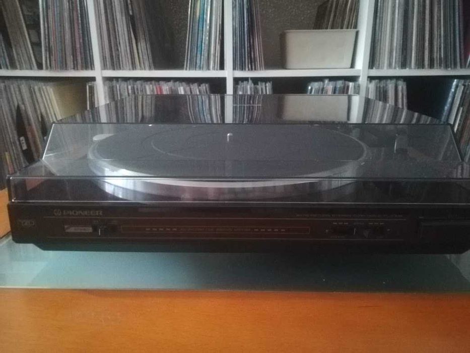 Aparelhagem Pioneer (gira discos e amp) + colunas Sanyo oferta