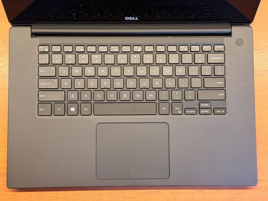 Dell XPS 15 9560, i7-7700HQ, GTX 1050, 4K touch, 16 RAM, 256 ssd