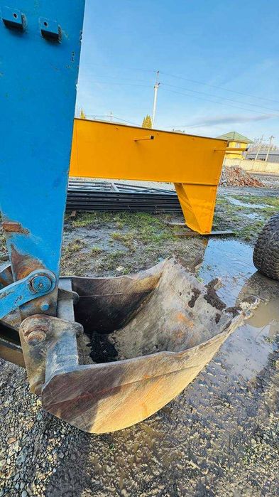 екскаватор, трактор Fuchs