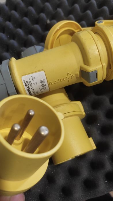 Fichas/Tomadas Elétricas CEs 110v Para Varas de ACLs