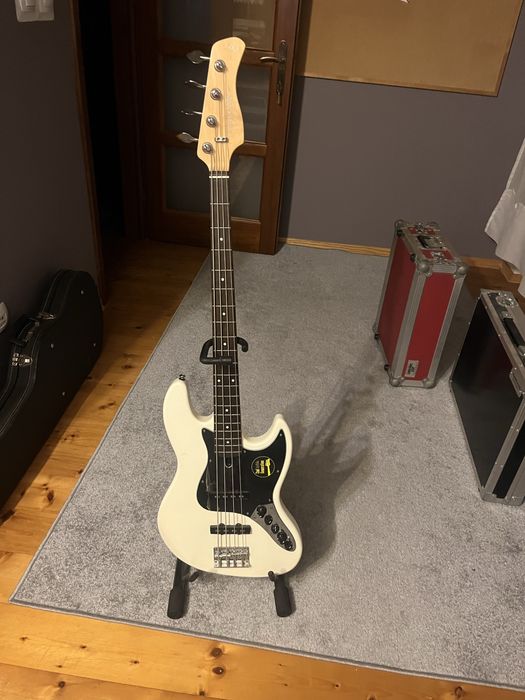 Gitara basowa marcus miller v3