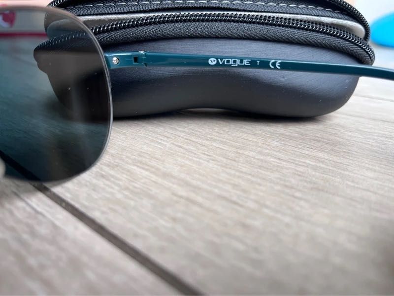 Okulary przeciwsloneczne Vogue pilotki aviator