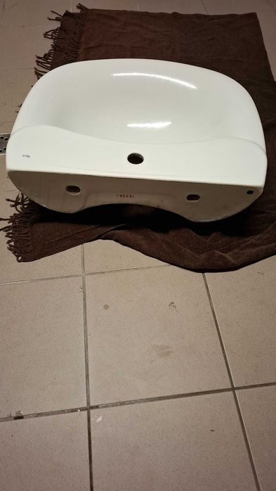 umywalka używana Roca