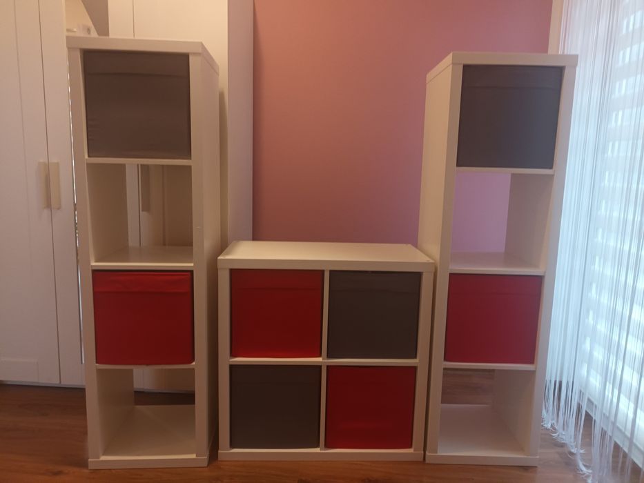 Zestaw regałów do pokoju dziecięcego