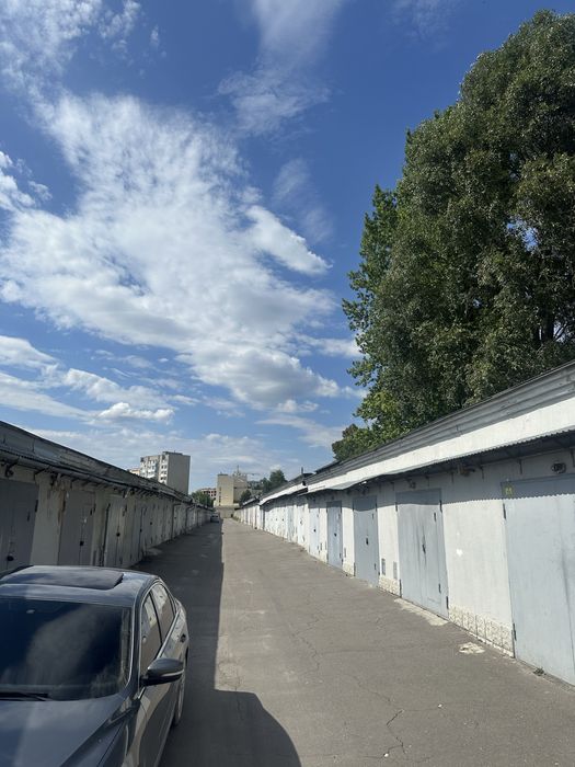 Продам гараж на Лесі Українки