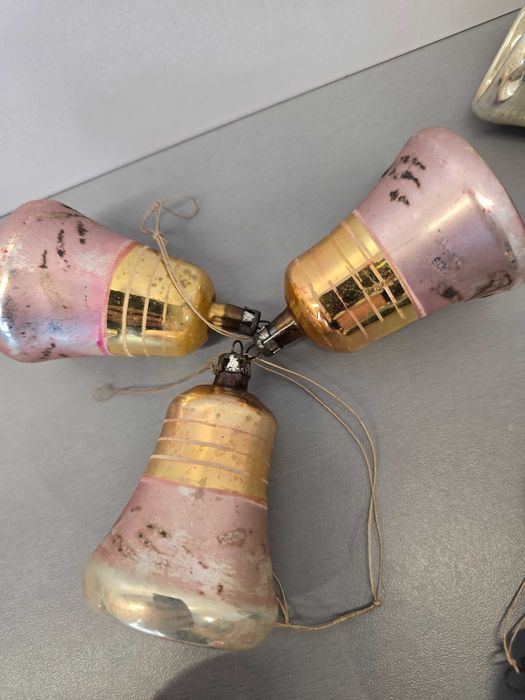 Bombki szklane dzwonki z PRL-U 11 sztuk.
