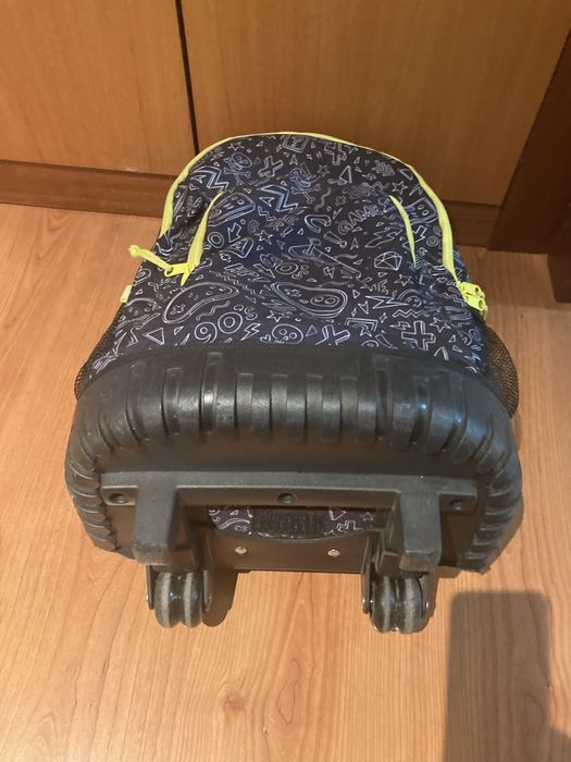 Mochilas   multiusos  com trolei e alcas para por as costas)