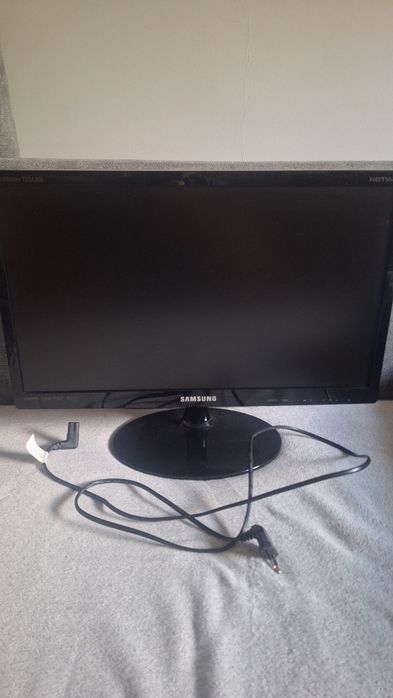 Monitor LCD Samsung 21,5 cali