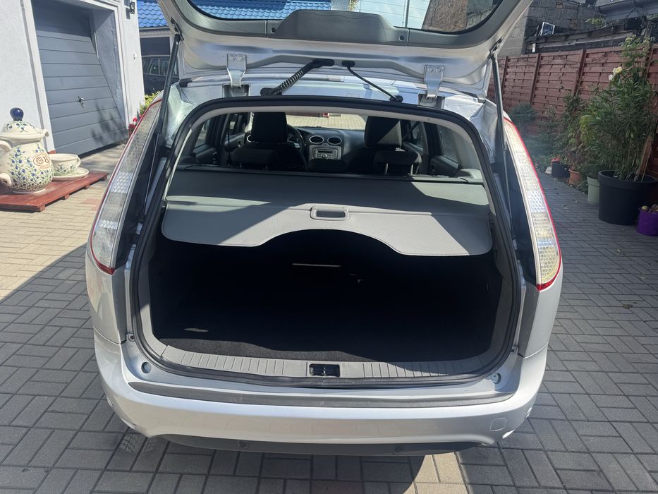 Ford Focus 1.6 101 KM sprowadzony 2009 zarejestrowany zimowki