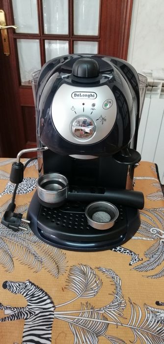 Maquina café manual Delonghi em bom estado, limpa e afinada para tirar bons cafés